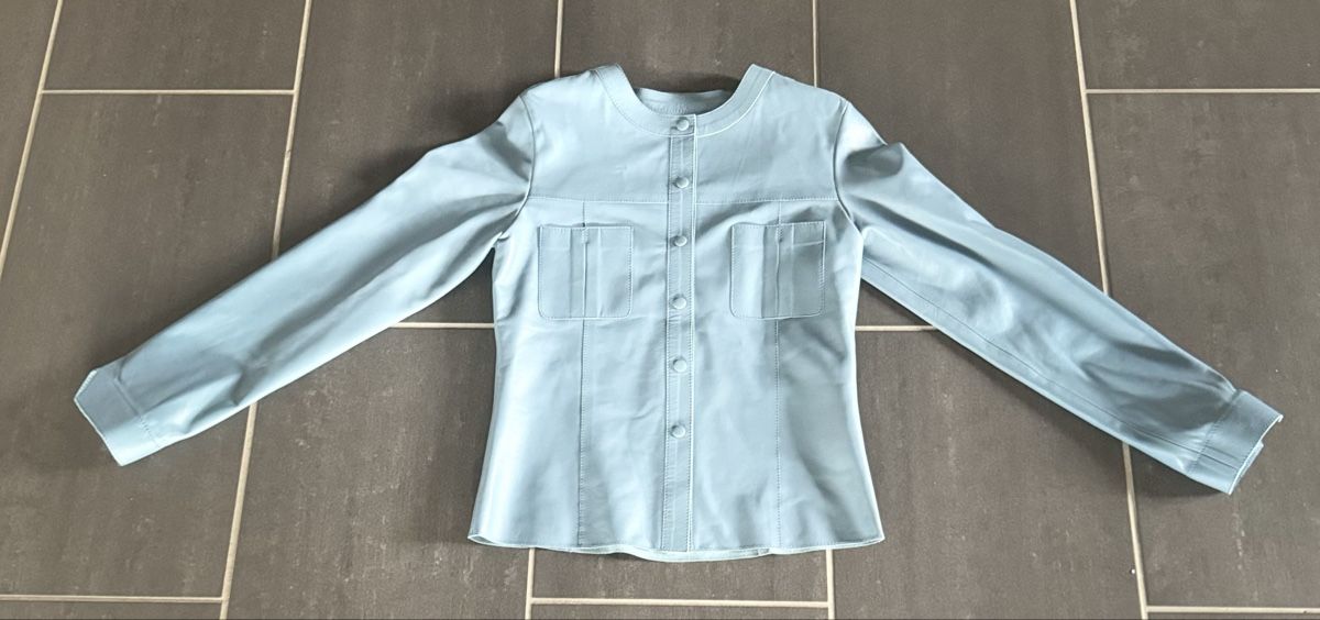 Giacche: y plus Bluse Kunstleder hellblau Gr. S top Zustand – Usato da Stadel venduto da bewinshop