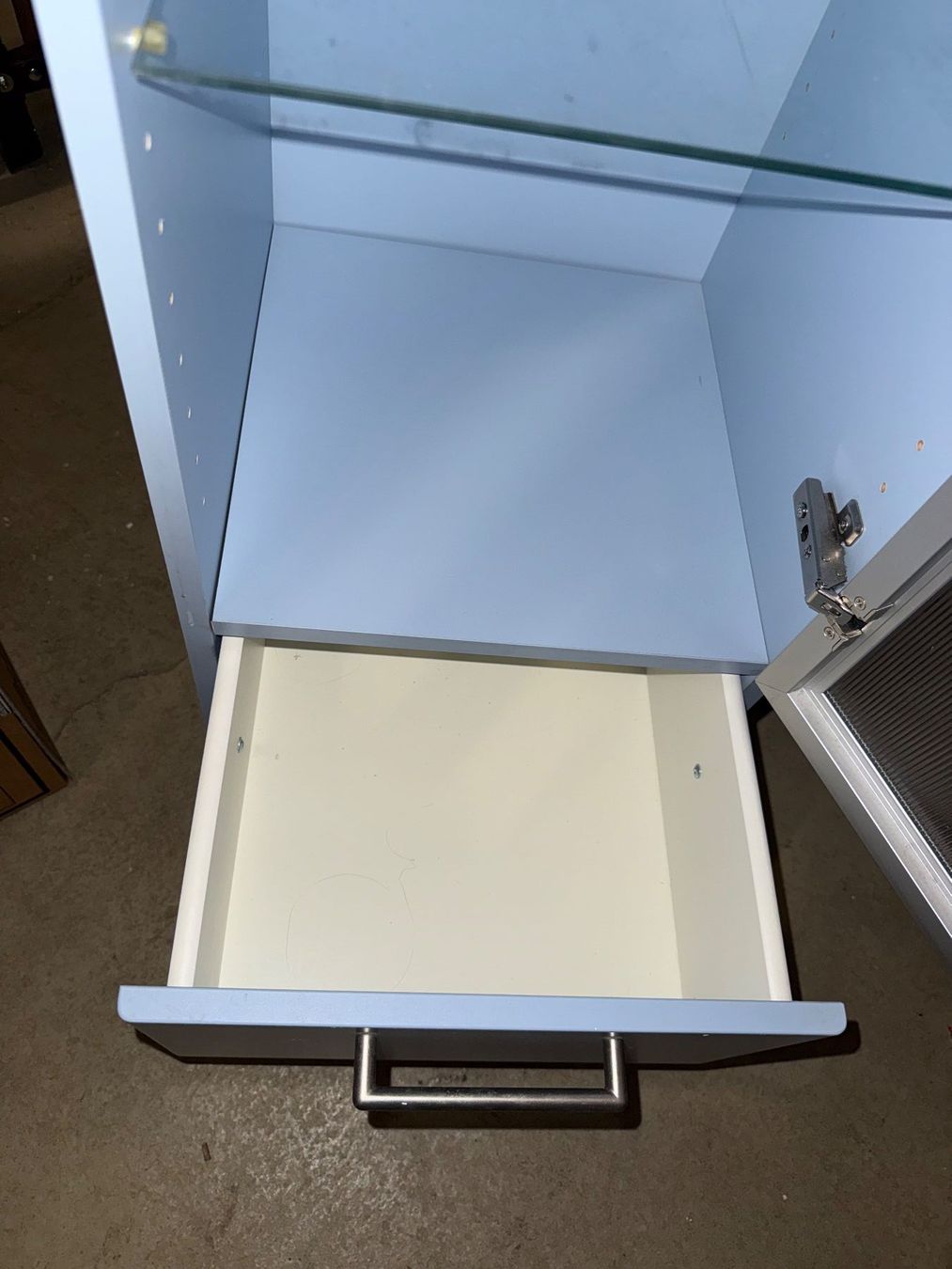 Armadi: Badschrank hellblau Glastür – Usato da Baden venduto da fab_yzl7 2
