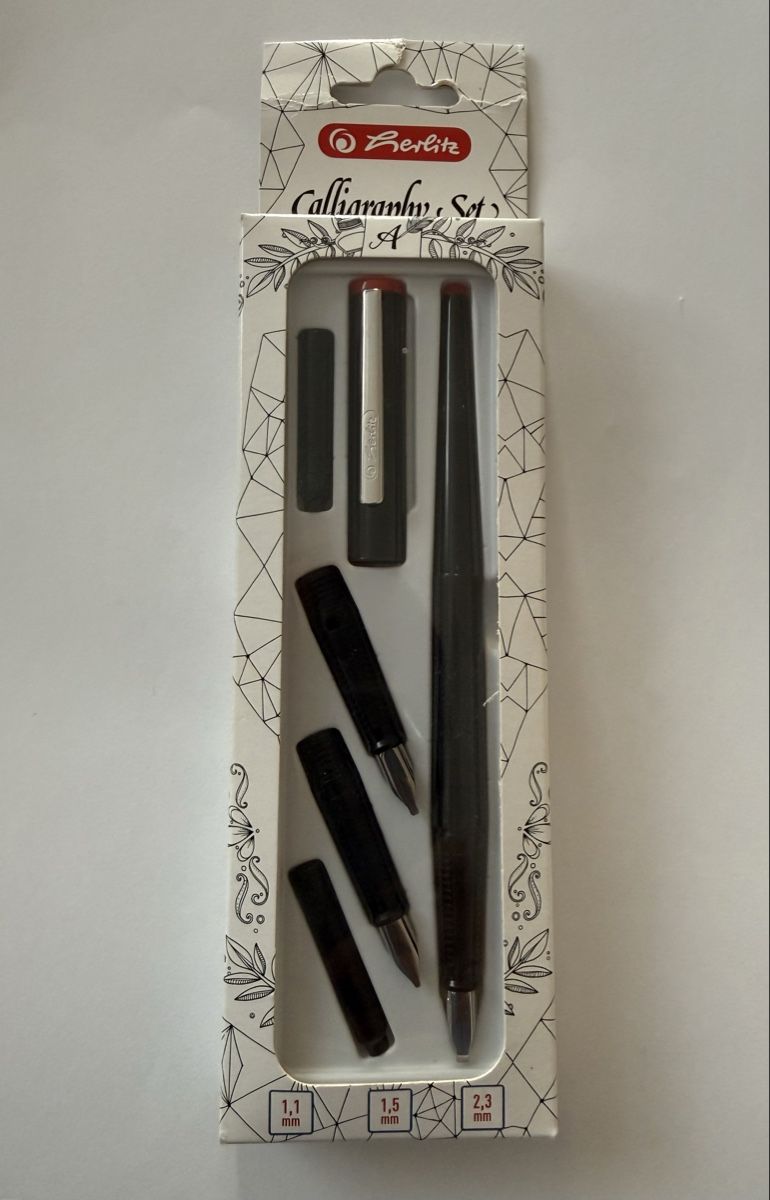 Penna & Evidenziatori: Berlitz Kalligraphie Set unbenutzt – Nuovo e nell'imballaggio originale da Oetwil an der Limmat venduto da TOP15