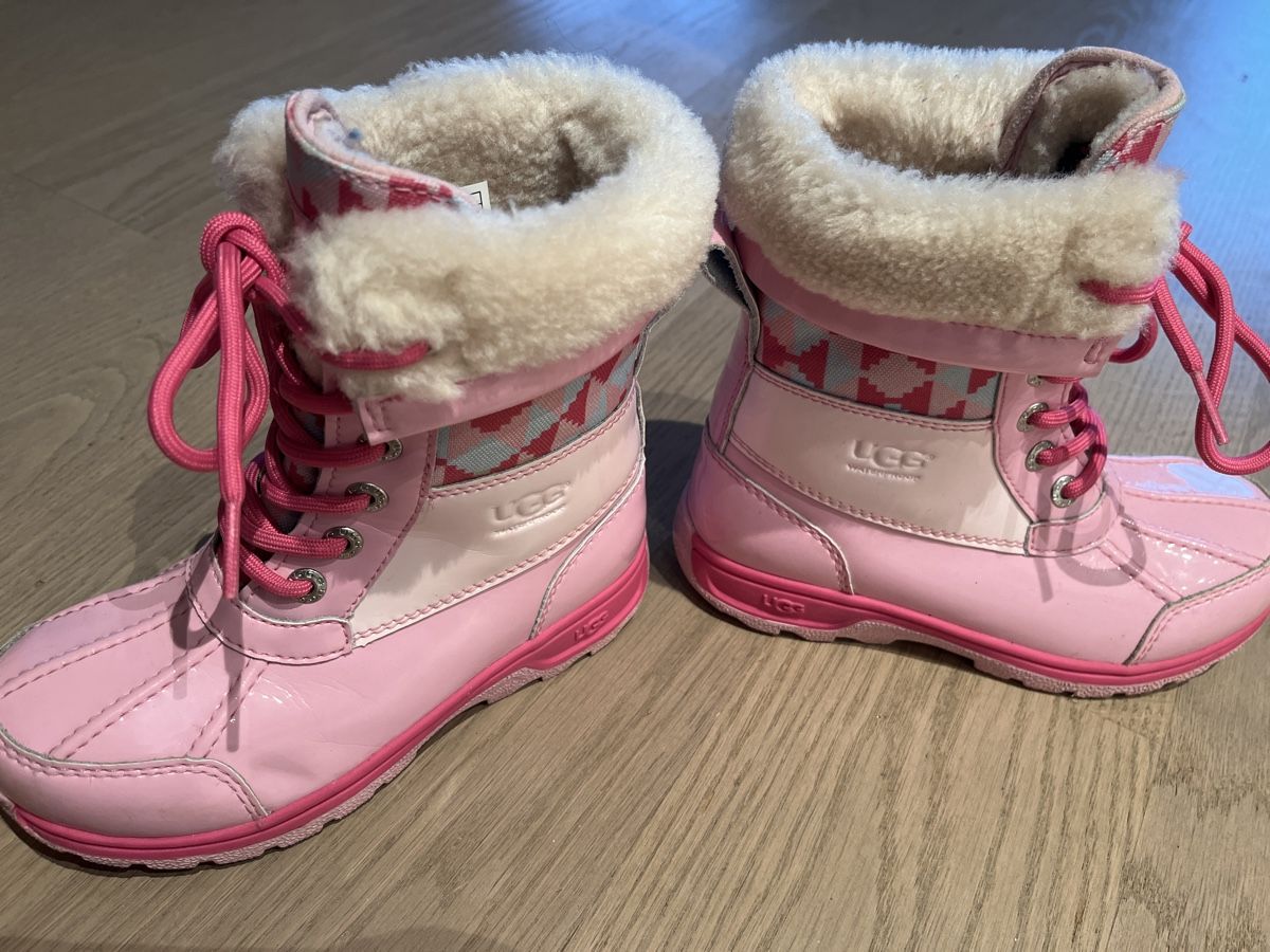 Ugg Chaussures filles: UGG Winter-Boots - Gr. 31 – D'occasion à Brütten par Aerox82 1