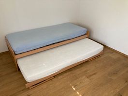 Funktionsbett / Ausziehbett / Gästebett, Massivholz