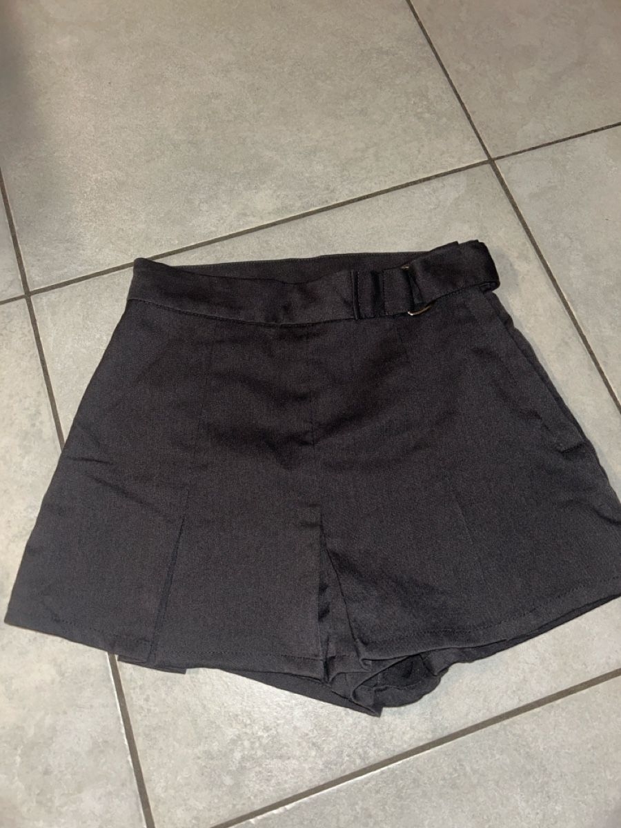 H&M Gonne: dunkelgraue kurze Skorts, Gr. 34 – Usato da Bülach venduto da Choemong