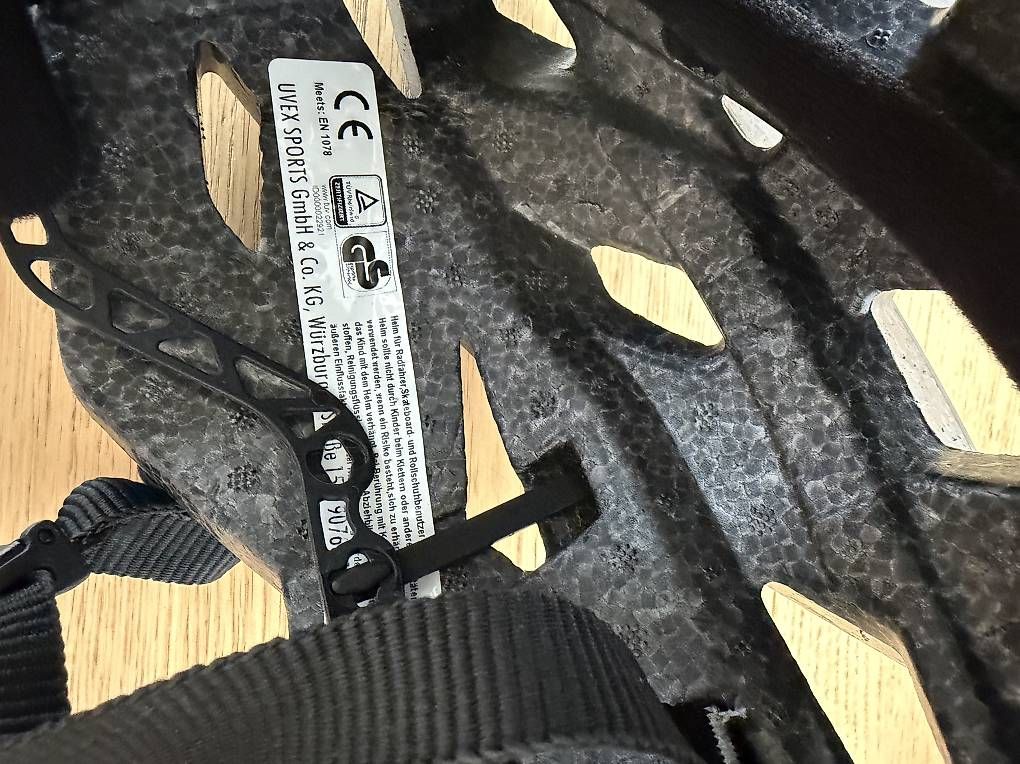 Uvex Helme: UVEX Fahrradhelm 52-57cm – Gebraucht aus Zug von mel_kyra 4