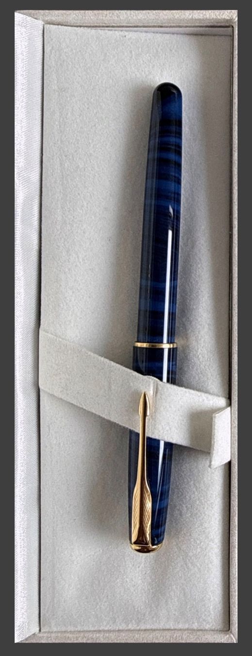 Parker Altro in Scrittura & Disegno: Stylo plume PARKER bleu rayé doré avec boîte – Usato da Fleurier venduto da jea_j77g 1