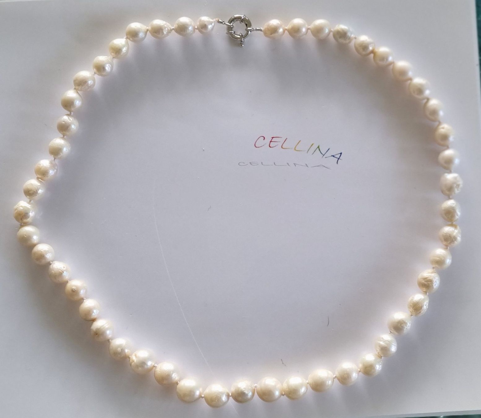 Catenine: weisse XL Perlenhalskette 23 – Nuovo e nell'imballaggio originale da Luzern venduto da Cellina1 1