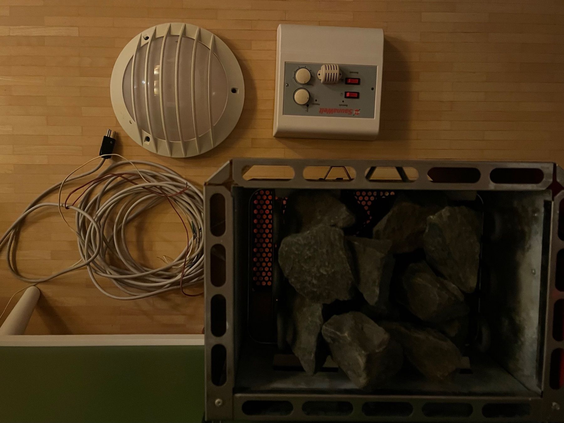 Sauna & Accessori: Saunaoffe mit Steuerung und Lampe – Usato da Chur venduto da msp_bh8v 2