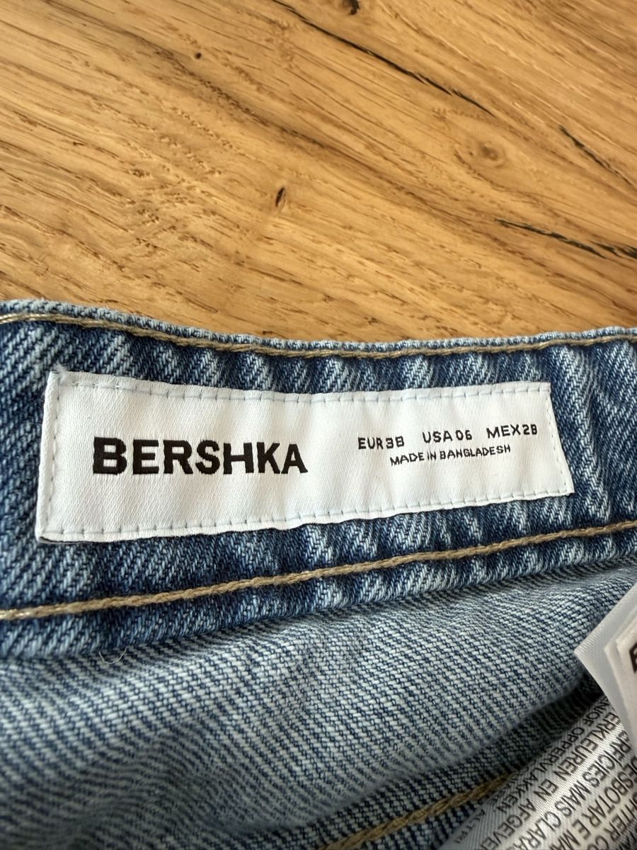 Bershka Jeans: Shorts – Nuovo (secondo la descrizione) da Andwil SG venduto da Skyline21 1