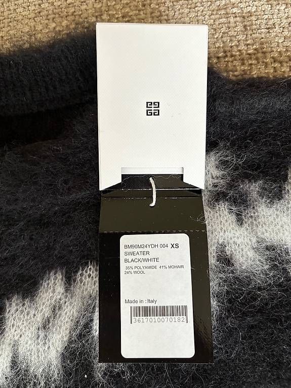 Maglioni & Felpe: Givenchy sweater New with tag – Usato da Pfäffikon SZ venduto da Netiretta 2