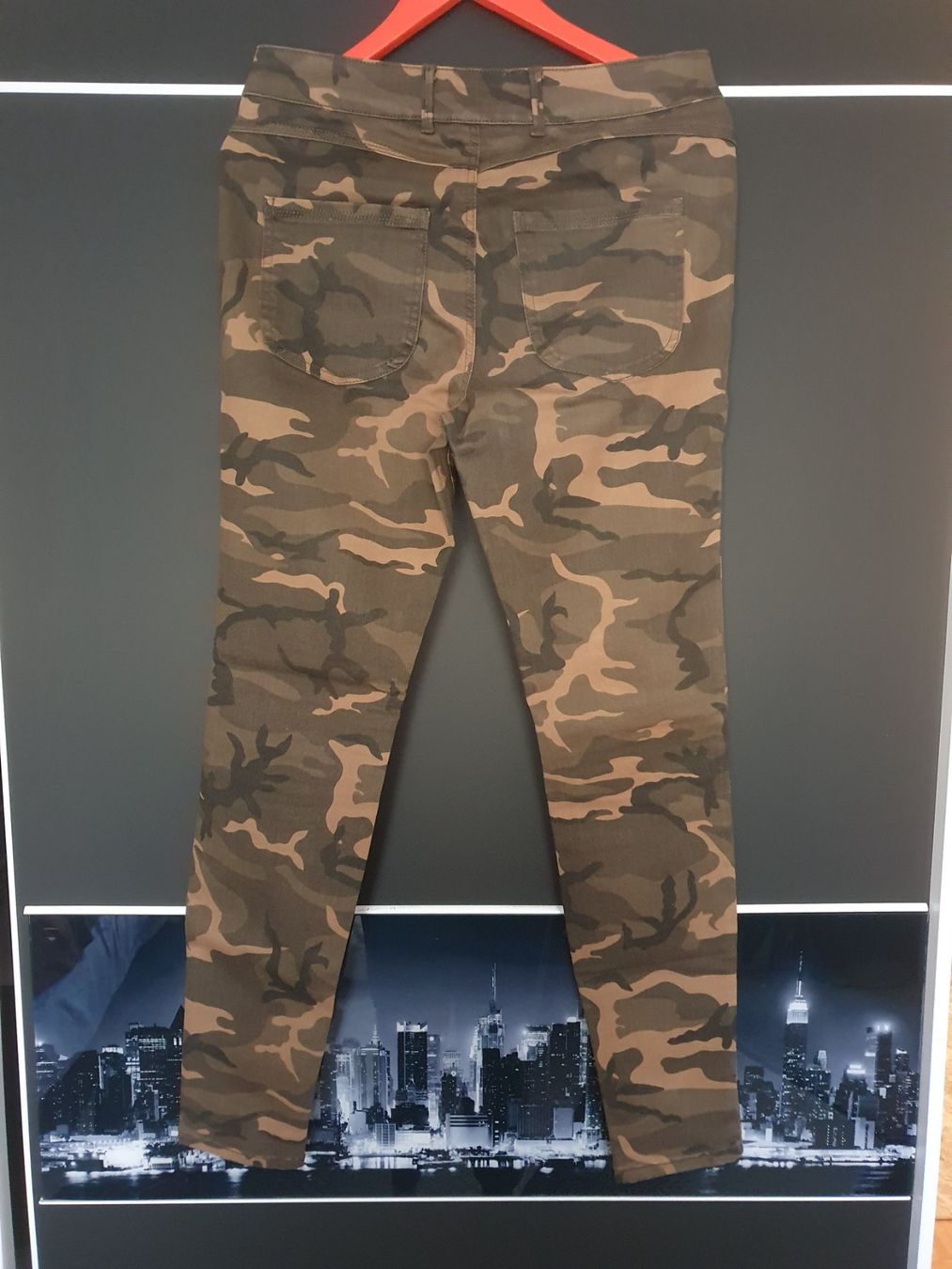 Jeans: Camouflage Jeans – Neu (gemäss Beschreibung) aus Kloten von Jomali 1