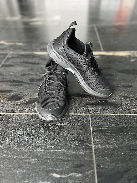 Herrenschuhe: Sneakers Gr. 42 – Gebraucht aus Günsberg von ElenaFl