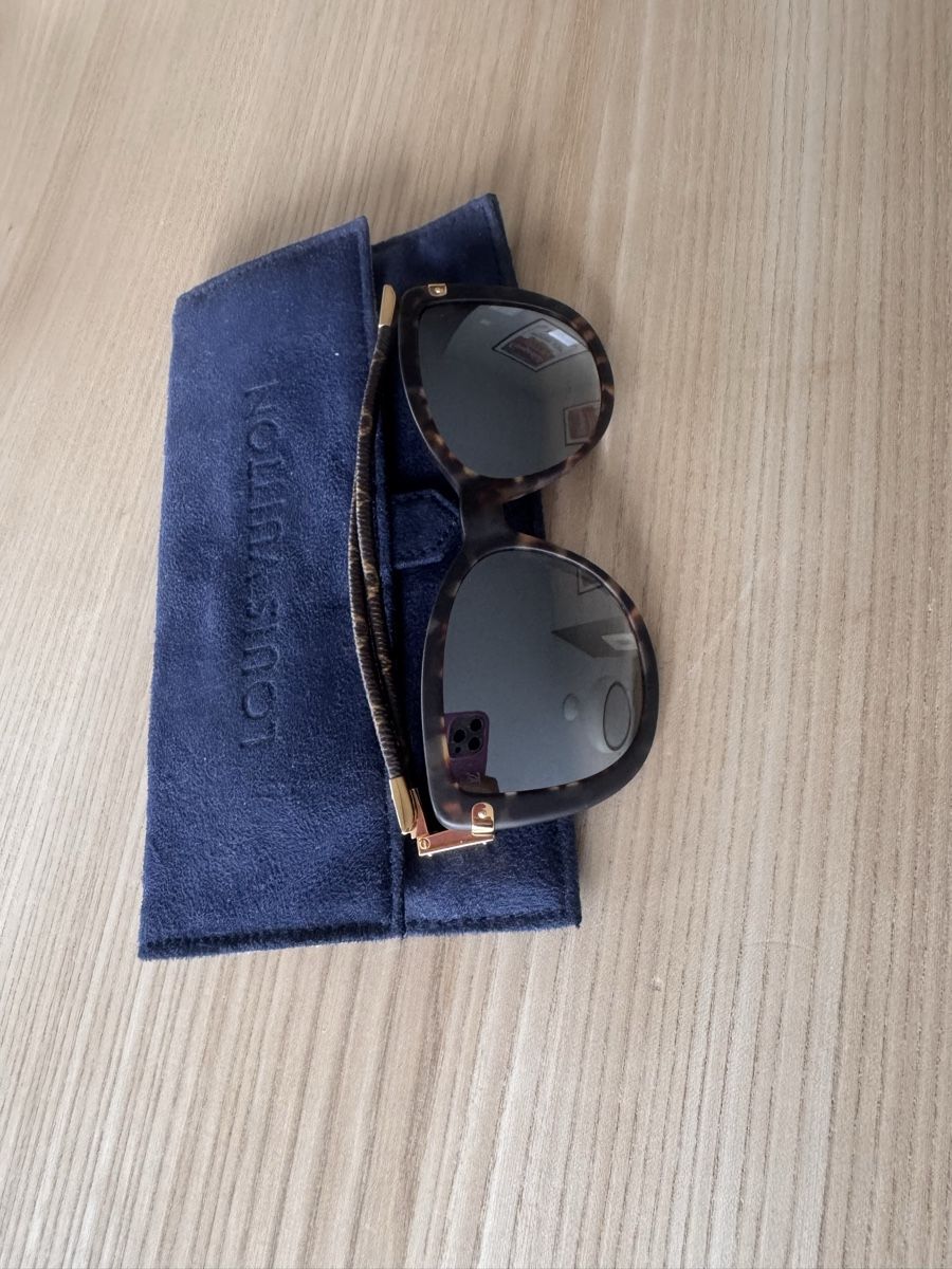 Louis Vuitton Occhiali & Lenti: Louis Vuitton luxury sunglasses with original case – Nuovo (secondo la descrizione) da Zollikon venduto da Parsenrapid 3