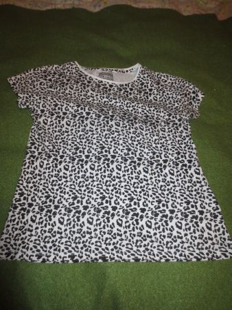 Schwarz weisses TShirt im Leopardenprint