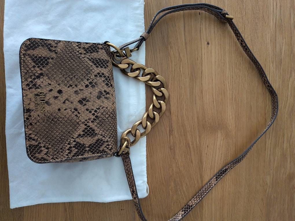 Taschen für Damen: Guess Tasche – Gebraucht aus Aarburg von Noemi.H