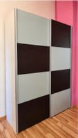 Kleiderschrank