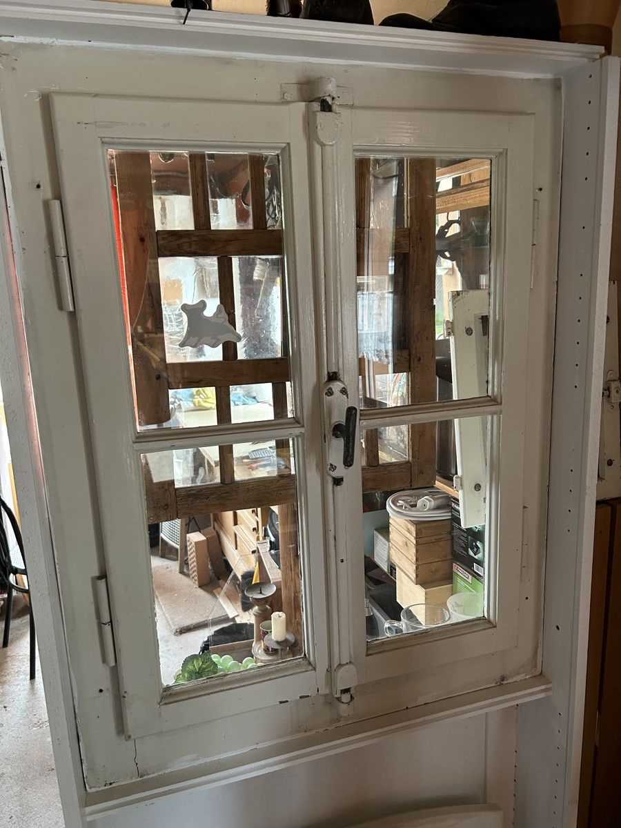 Finestre: Ein Vier Fenster mit Rahmen – Usato da Gwatt (Thun) venduto da ate_6ng8