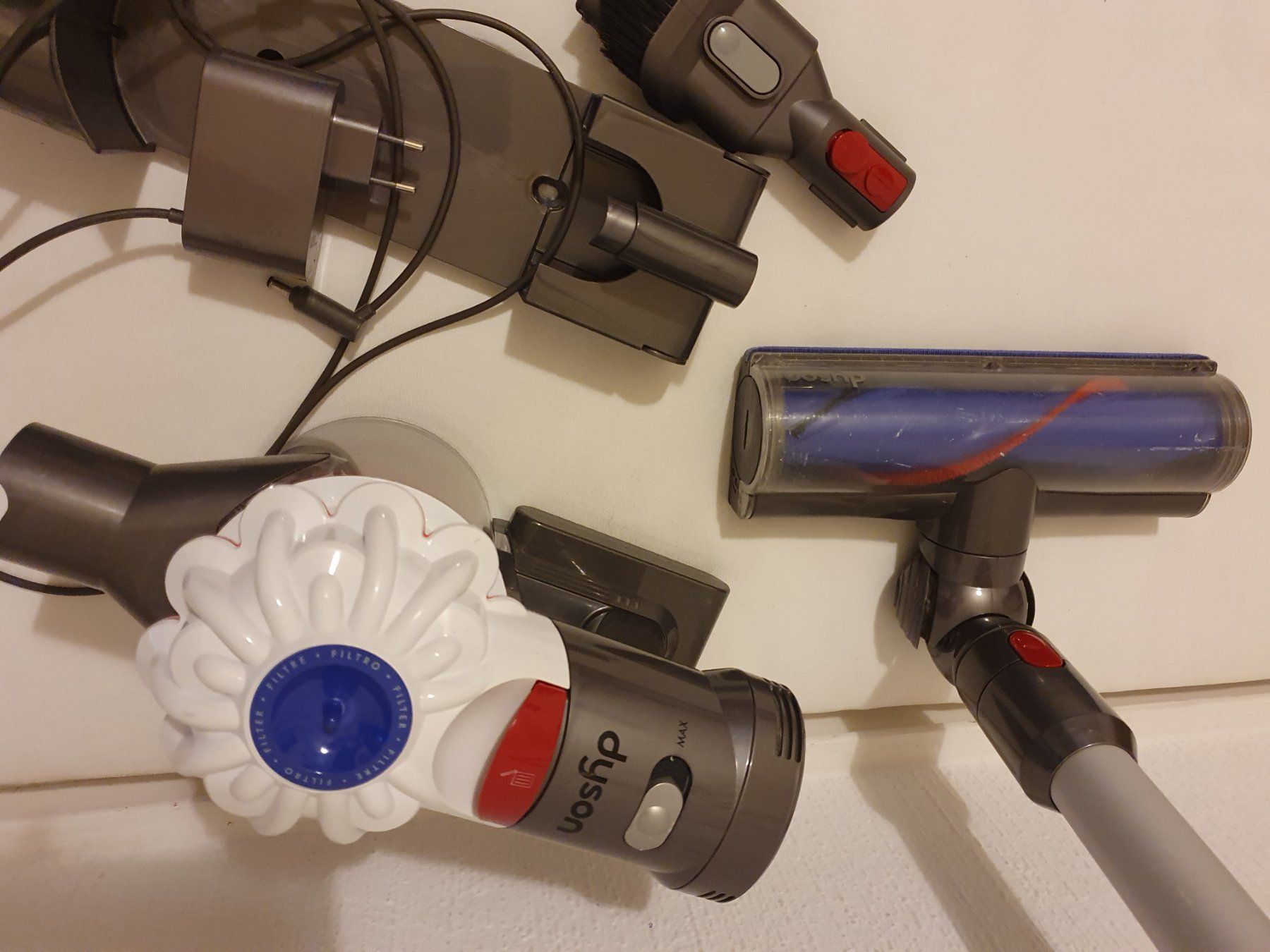Dyson Aspirapolveri & Accessori: Dyson V7 d'occasion – Usato da Lausanne venduto da Af2016 2