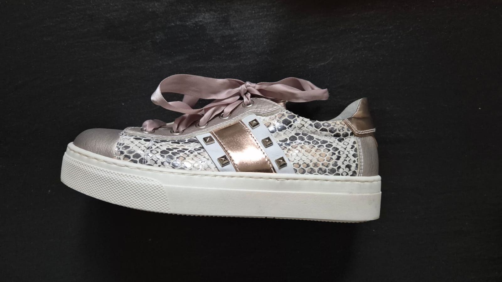 Scarpe per ragazzi: NeroGiardini Mädchen-Sneakers, Leder, Grösse 31 – Usato da Dornach venduto da kolibri313 1