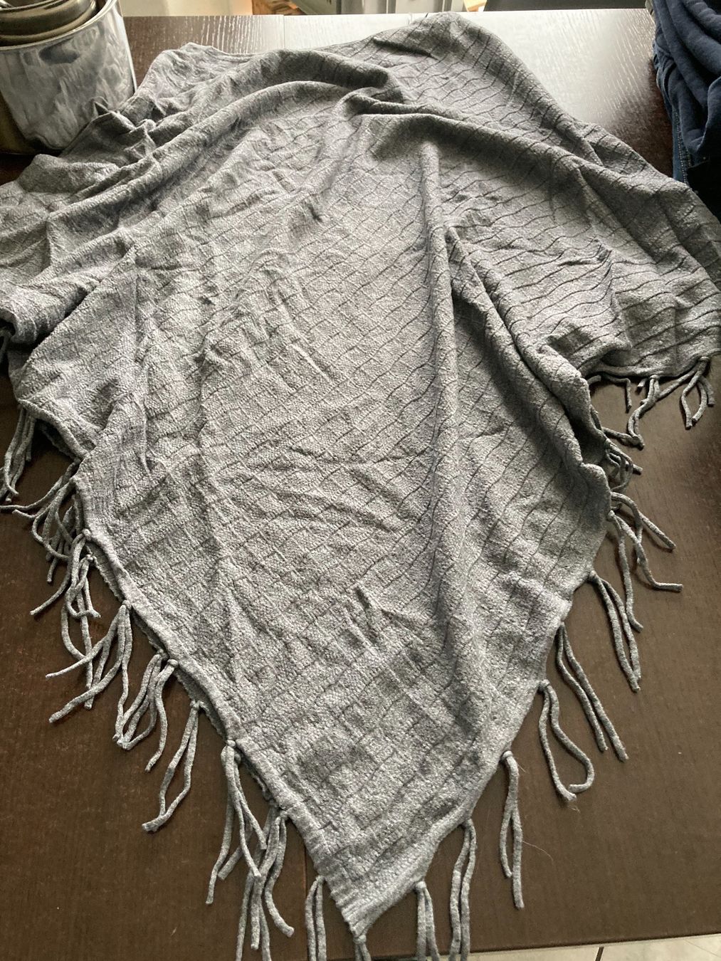 Pulls & Sweat-shirts: Pull pan tcho – D'occasion à Domdidier par qatar1973 1