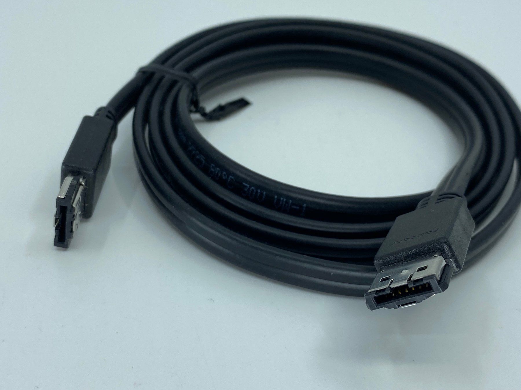 Cavi: Foxconn eSATA E124936-D 30V Kabel - 150 cm - NEU – Nuovo (secondo la descrizione) da Langwiesen venduto da Restposten-24 1
