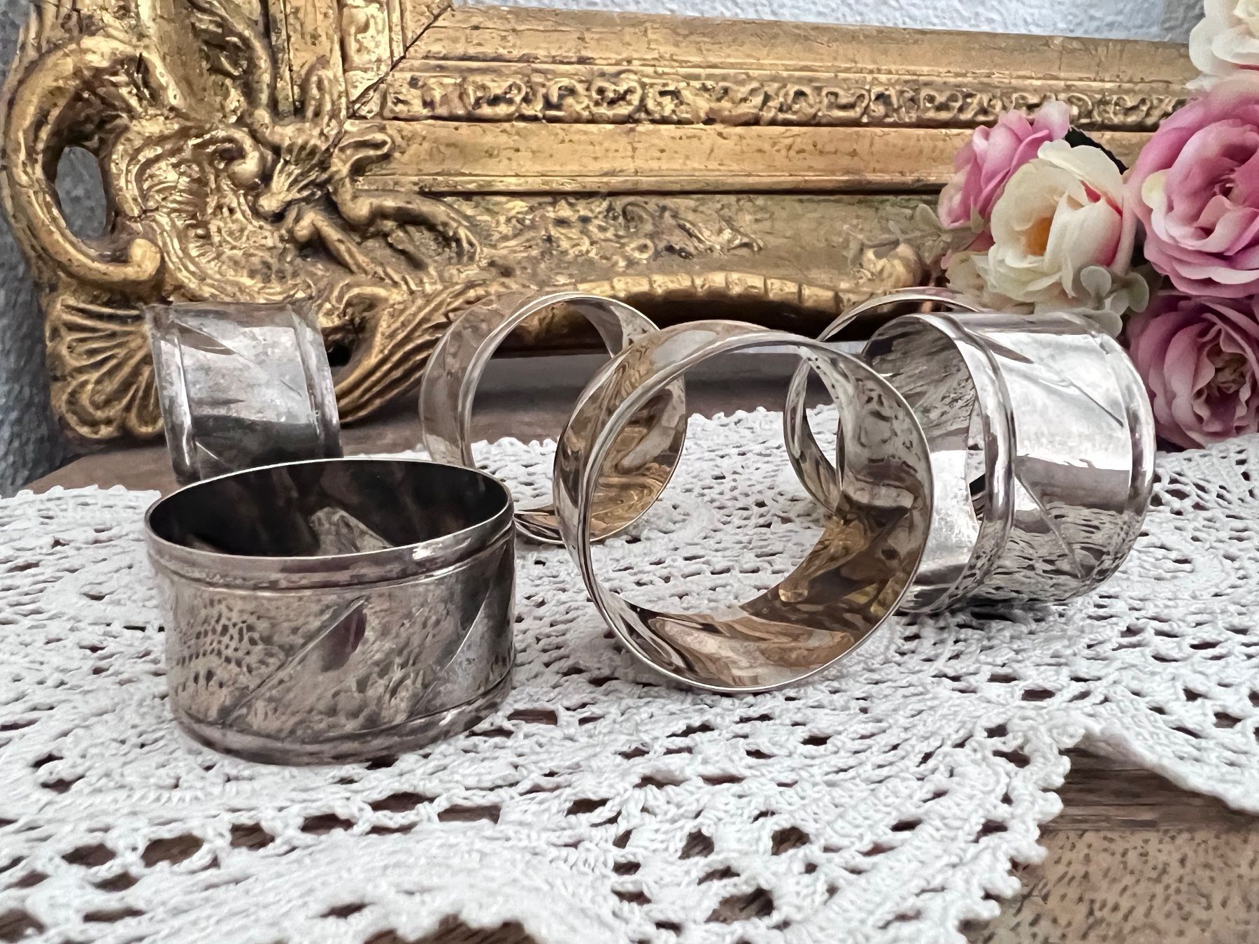 Altro in Decorazioni & Accessori: Alte Serviettenringe 6 Stück - versilbert? – Usato da Walzenhausen venduto da Cerna007