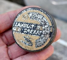 kleine antike BLECHDOSE Lanolin - Creme DURCHMESSER 5CM