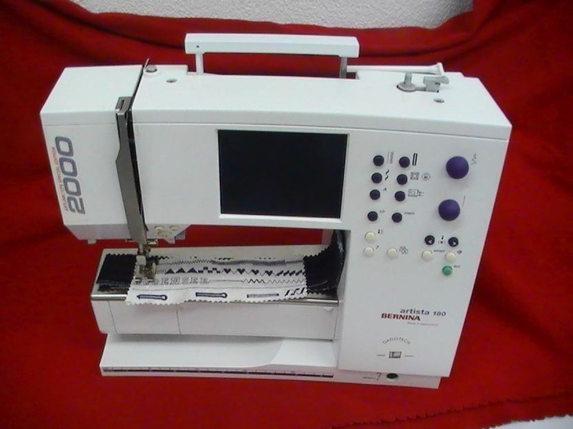 BERNINA ARTISTA 180 MIT STICKMODUL TOP Acheter sur Ricardo
