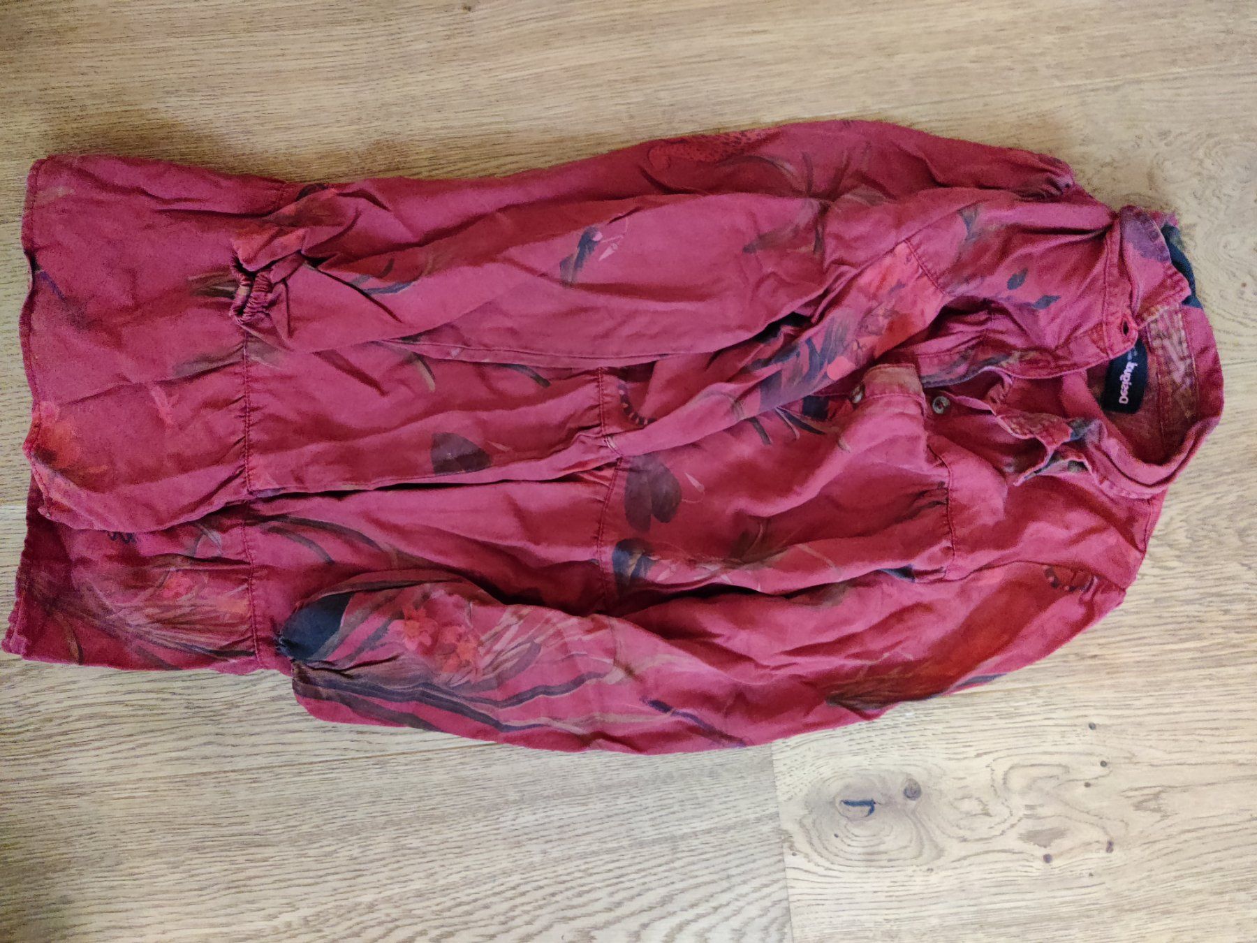 Desigual Kleider & Röcke: Desigual maedchenkleid Gr.9/10(140) – Gebraucht aus Ostermundigen von Louhdezd