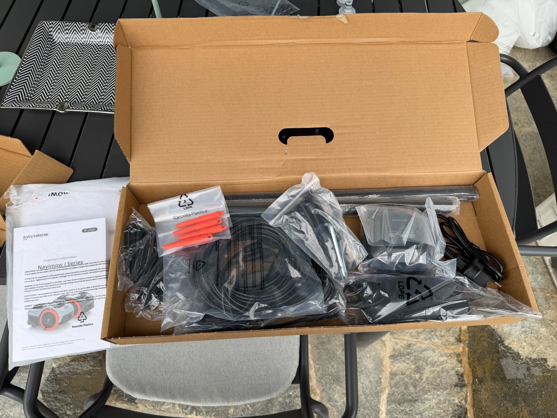 Segway Tagliaerba: Neuf - Segway Navimow i105e + Garage + Module Access+ 4G – Nuovo e nell'imballaggio originale da St-Légier-Chiésaz venduto da cbrodard1 5