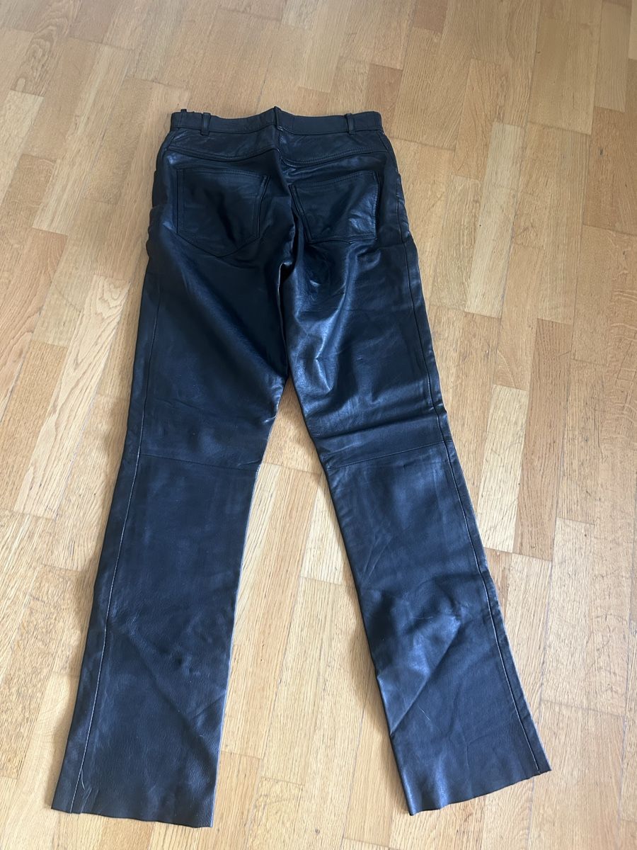 Pantaloni: Lederhose Grösse 34 – Usato da Stettlen venduto da Bayu 2