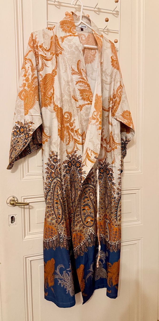Arte internazionale: BASSETTI Kimono – Usato da Genève venduto da mar_g5r2 1