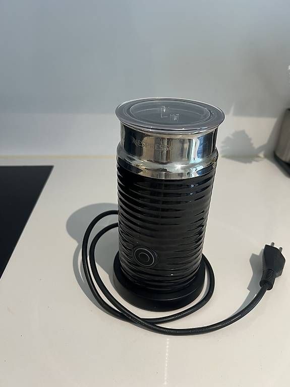 Küchengeräte: Nespresso Milchaufschäumer Schwarz – Gebraucht aus Zürich von Sim_sol97