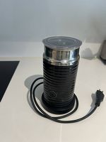 Nespresso Milchaufschäumer Schwarz