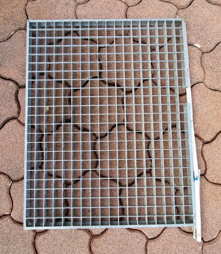 Grilles & Grillages: Gitterrost, Metall – D'occasion à Zuzgen par ricard11