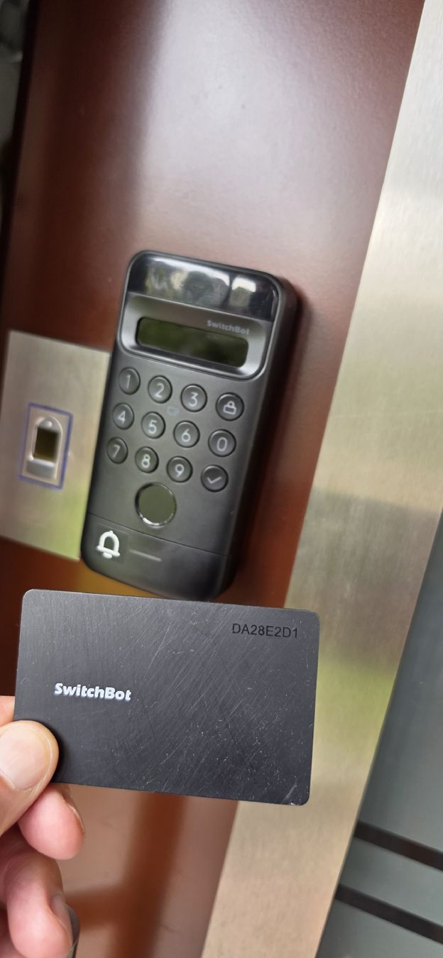 Hub & Switch: SwitchBotUltra Vision Bundle mit Touchpad und WLAN Hub – Nuovo (secondo la descrizione) da Niederwangen BE venduto da ponterosa57 3