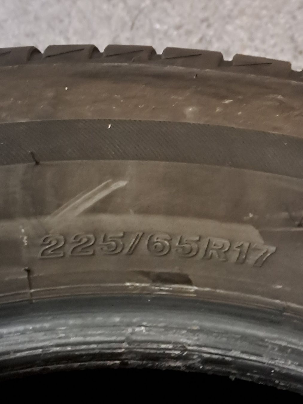 Bridgestone Pneus & Kompletträder: 2 sommerpneu 225/65 R 17 – Gebraucht aus Grenchen von panebianco 2