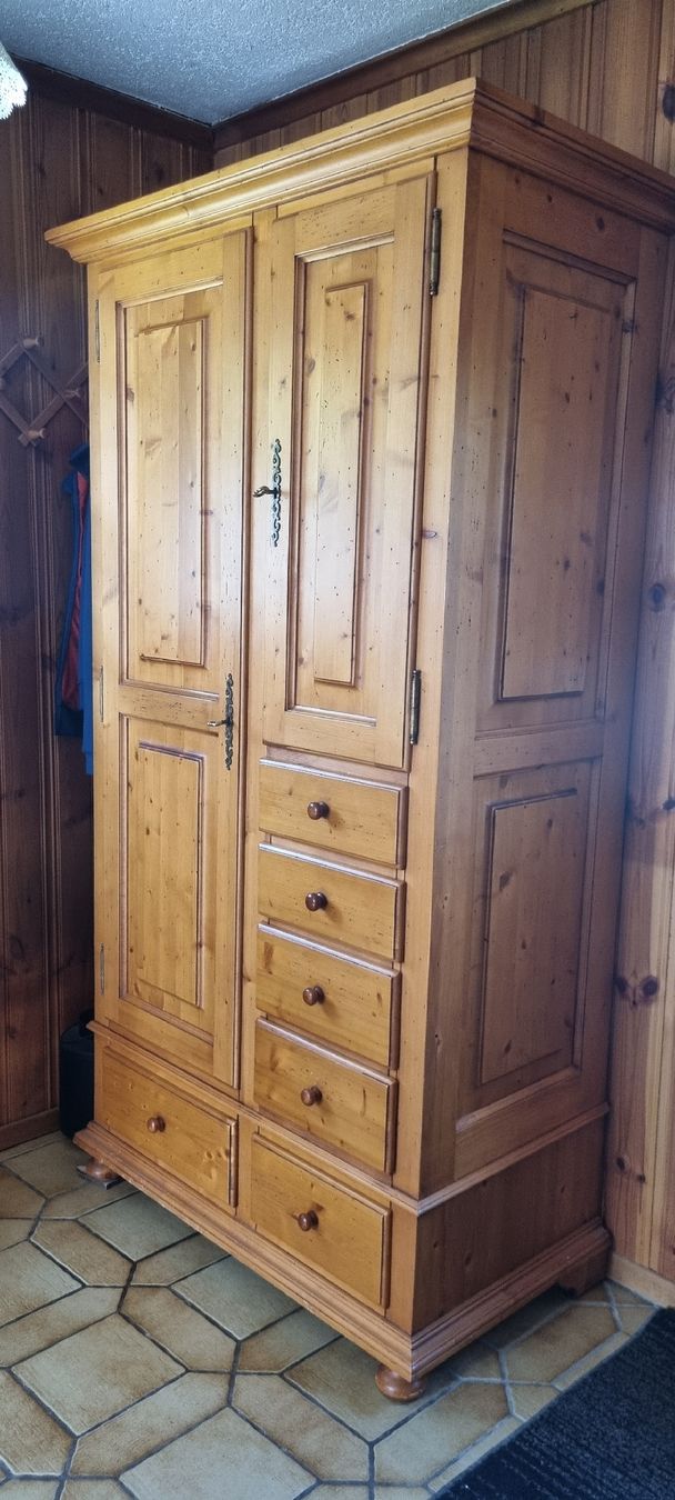 Armoires: armoire penderie Trisconi – D'occasion à Poliez-Pittet par yvus01 1