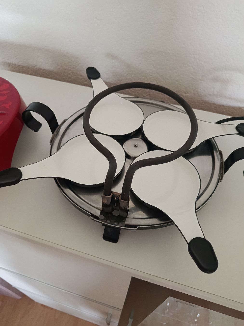 Cucine complete: machine à raclette pour quatre personnes  – Usato da La chaux de fonds venduto da ton_79f7 1