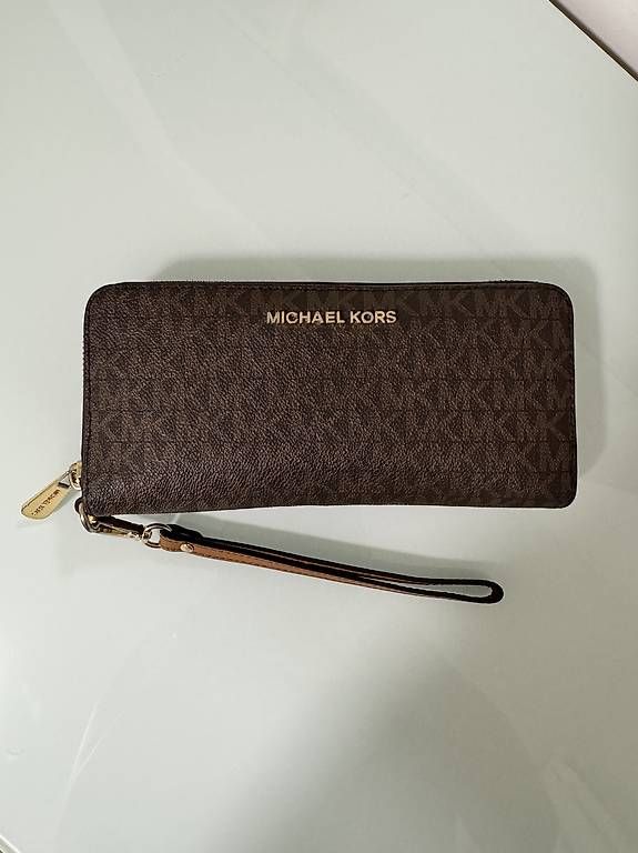 Michael Kors Portamonete: Michael Kors Borsellino – Nuovo (secondo la descrizione) da Rivera venduto da Giada18