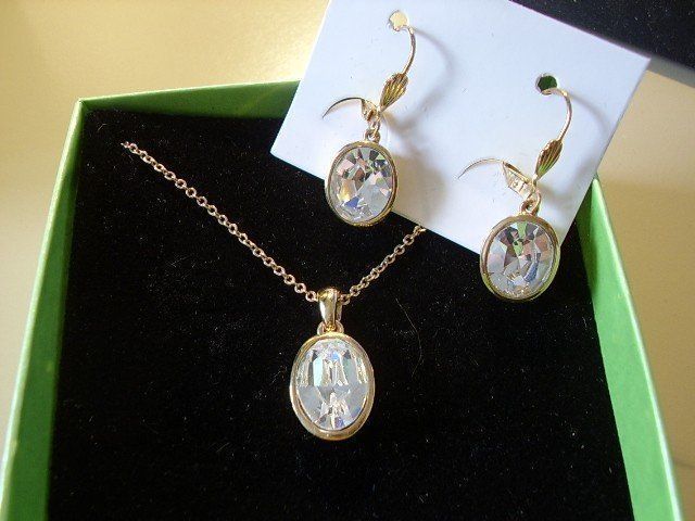 Sonstiger Schmuck: Anhänger Kette Ohrstecker vergoldet – Neu und originalverpackt aus Grenchen von Mollyno