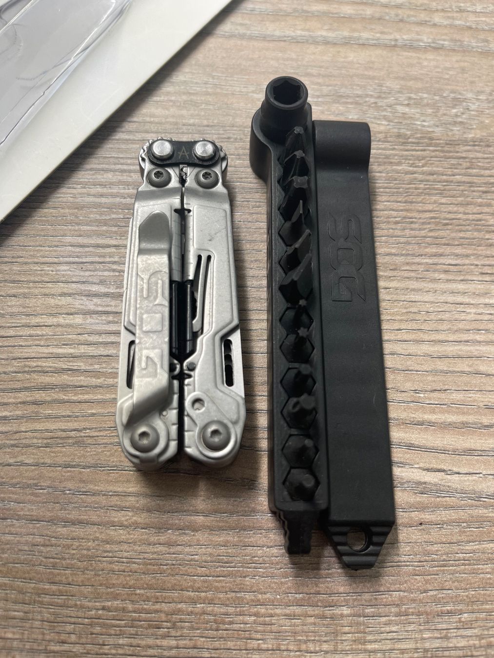 Tutti gli attrezzi: SOG Power Pint Mini Multitool + Bit-Set Neu! – Nuovo (secondo la descrizione) da Aesch BL venduto da CollectorsBest 1