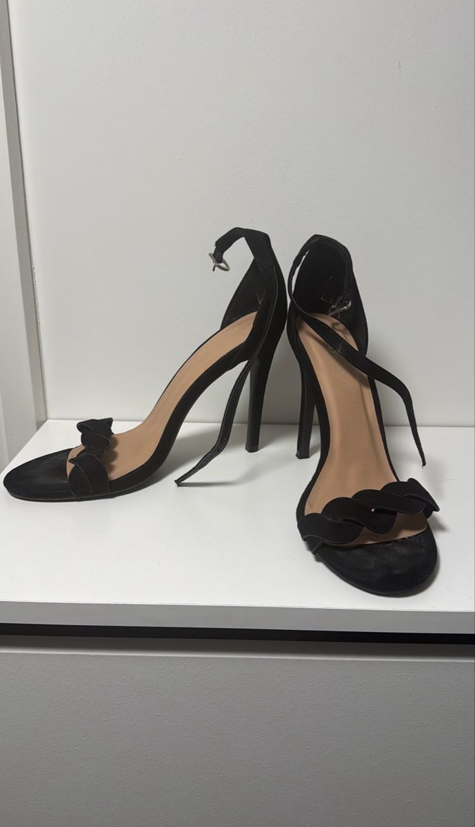 Scarpe da donna: Sandali 👡 40 – Usato da Porza venduto da kaj_d5q7 1