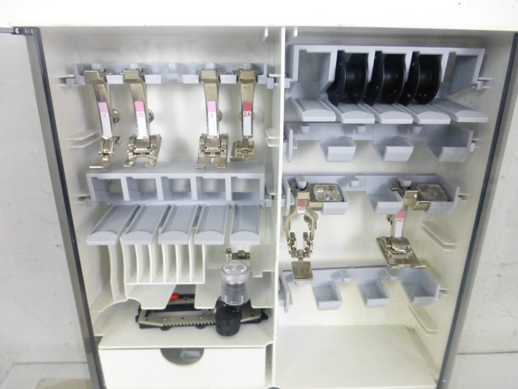 Bernina Macchine da cucire: BERNINA B 780- mit Stickmodul für – Usato da Fahrweid venduto da ekv 9