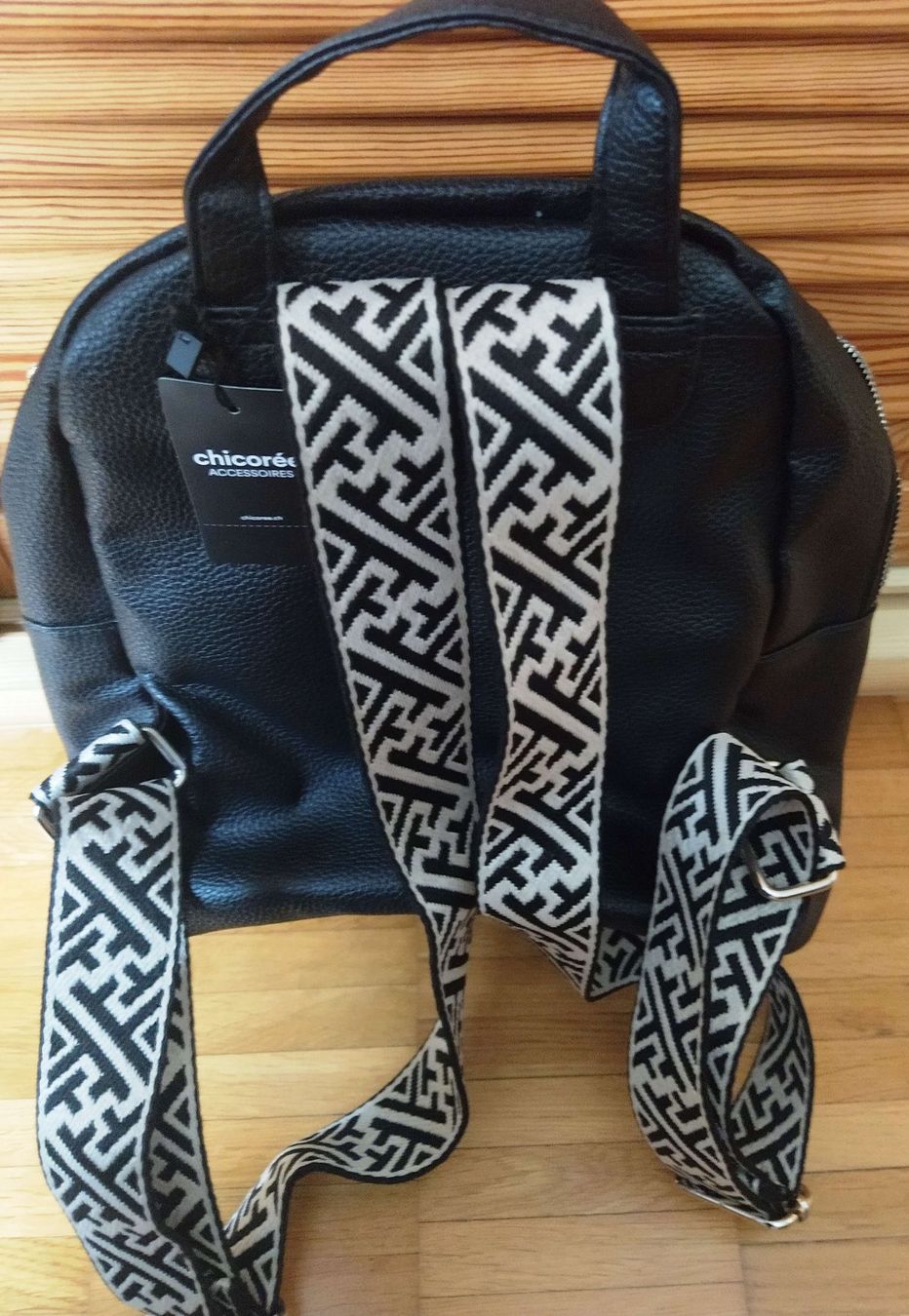 Zaini: Rucksack / Backpack, Schwarz - 27 cm x 27 cm x 12 cm - – Nuovo e nell'imballaggio originale da Zürich venduto da 1-2-3-Kaufen 1