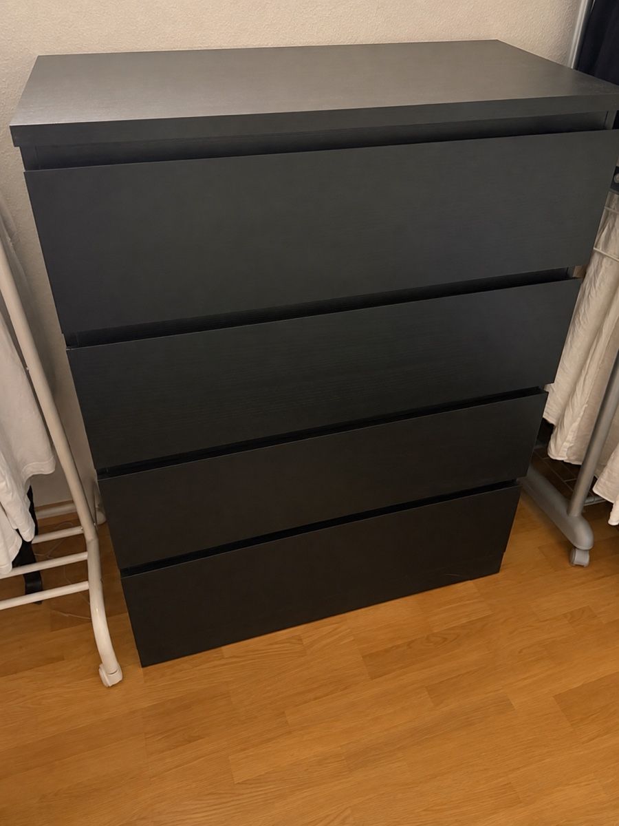 Commodes: IKEA MALM Kommode mit 4 Schubladen – D'occasion à Strengelbach par jan_7269