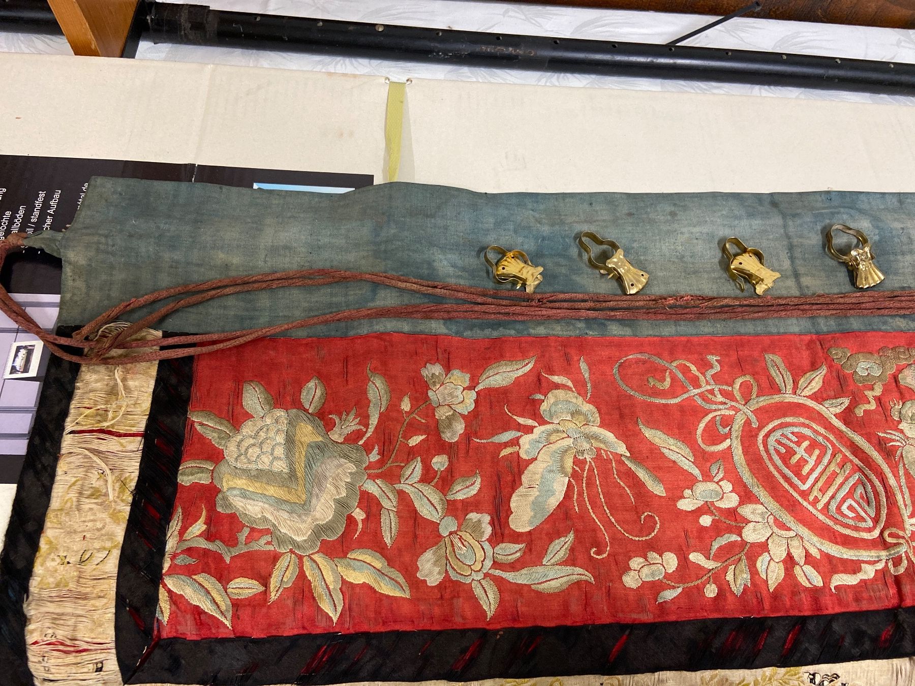 Tappeti: Antike Chinesische Wandbehang – Usato da Dietikon venduto da brocki-eyra 9