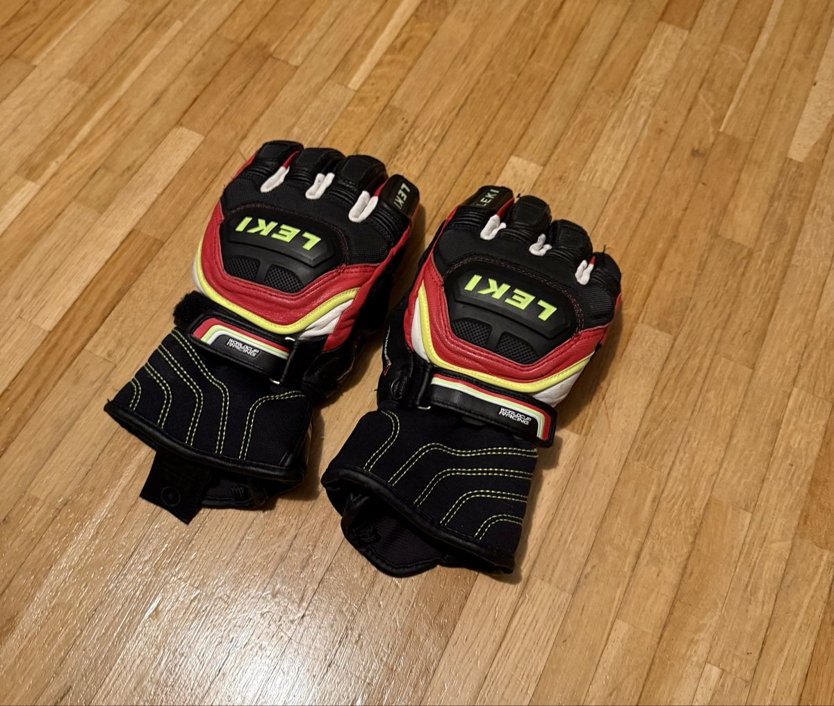 Leki Guanti: Leki Skihandschuhe Gr. 6 Trigger S Racing – Usato da Zürich venduto da pluto124