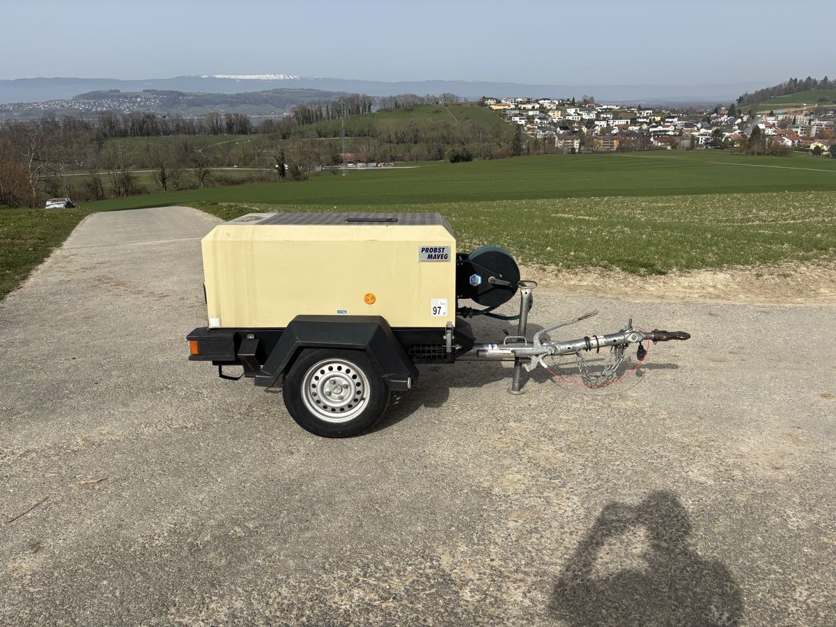 Compressori: Baukompressor 2000 l/min – Usato da Courgevaux venduto da Querly