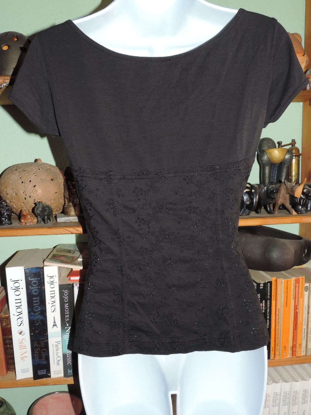 T-shirt: t-shirt noir aéré – Usato da Genève venduto da Axelle333 8