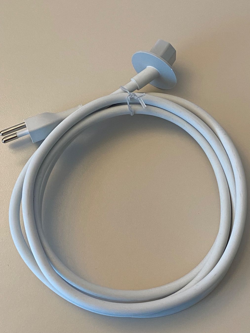 Apple Kabel: Apple iMac Stromkabel neuwertig, ca. 1.80m – Gebraucht aus obfelden von garenipa 1