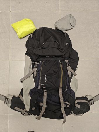 Wanderrucksack 50L wie Bilder, viele Zusatztaschen.